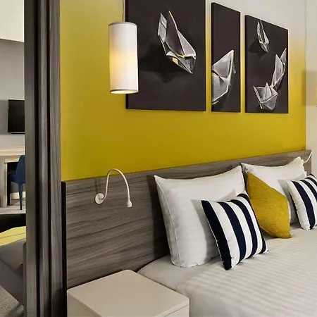 Park Plaza Arena Отель 3*