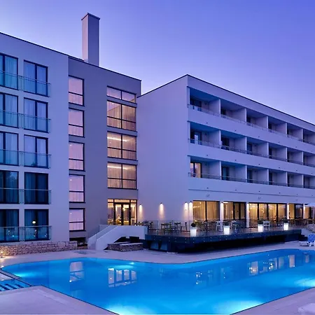 Park Plaza Arena 3*