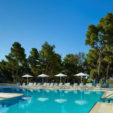 Park Plaza Arena 3*