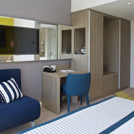 Park Plaza Arena 3* Pula