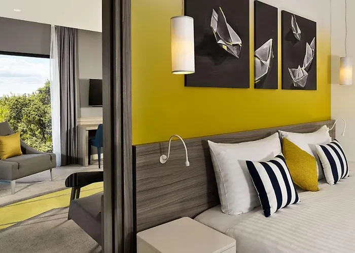 Park Plaza Arena 풀라